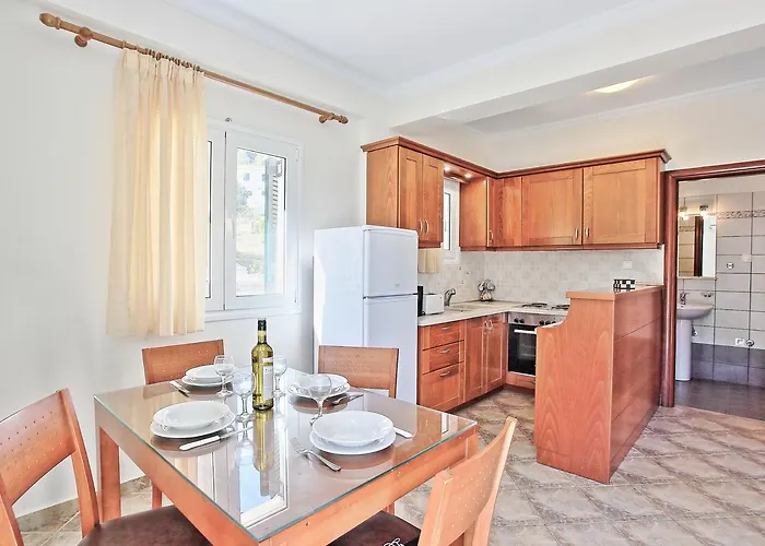 Katerina House דירה