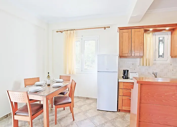 Katerina House קלאמי